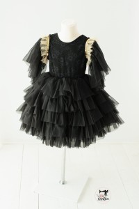CZARNA suknia z falbankami 6-8l