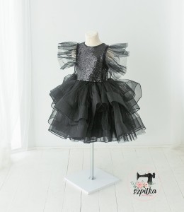 CZARNA cekiny + tiul  z brokatem 6-8l