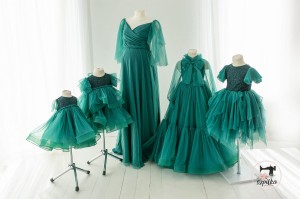 GREEN set mother + 4 daughters 